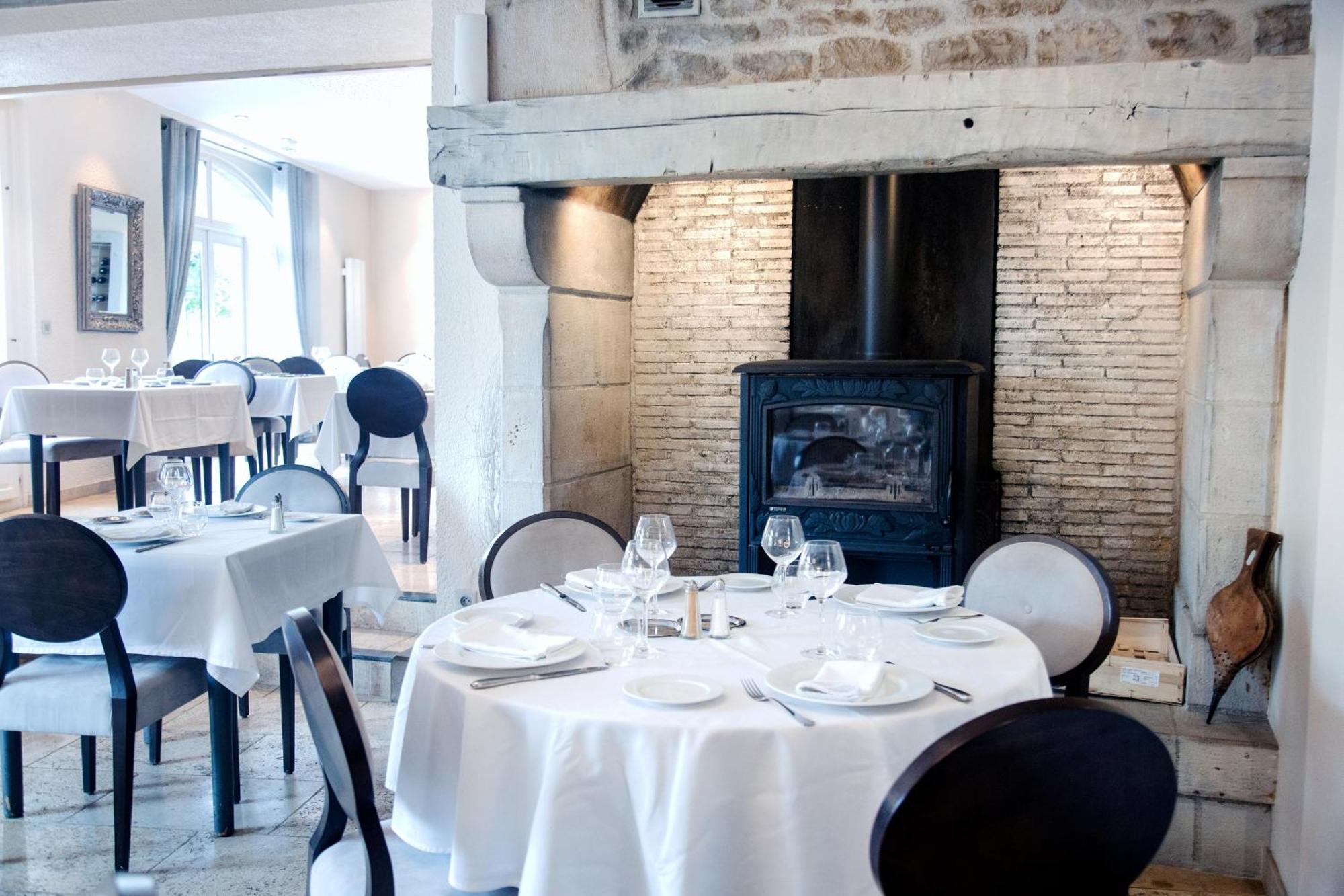 Saint-Céré Le Victor Hugo - Hotel Et Restaurant - Logis Hotels מראה חיצוני תמונה