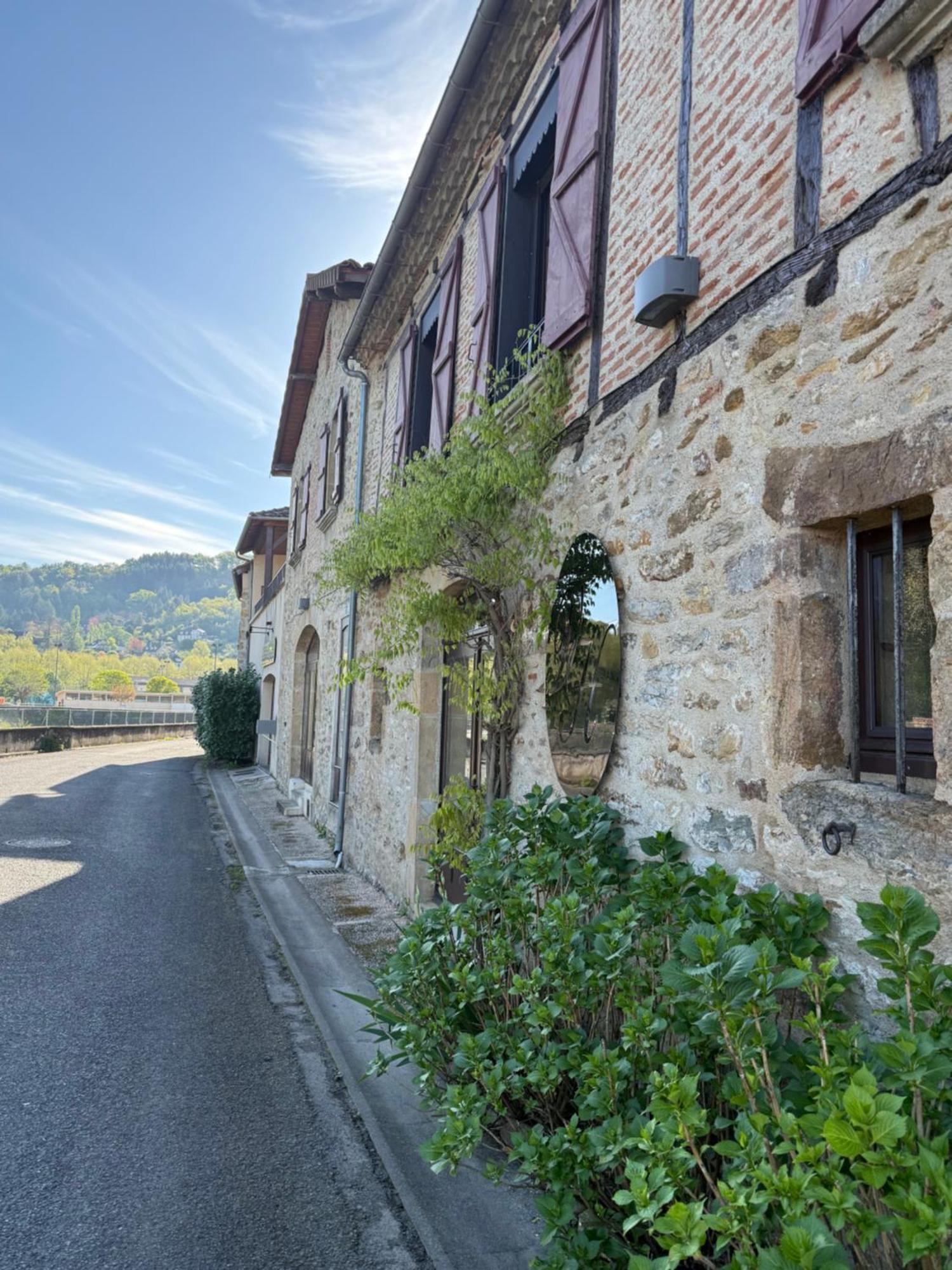 Saint-Céré Le Victor Hugo - Hotel Et Restaurant - Logis Hotels מראה חיצוני תמונה