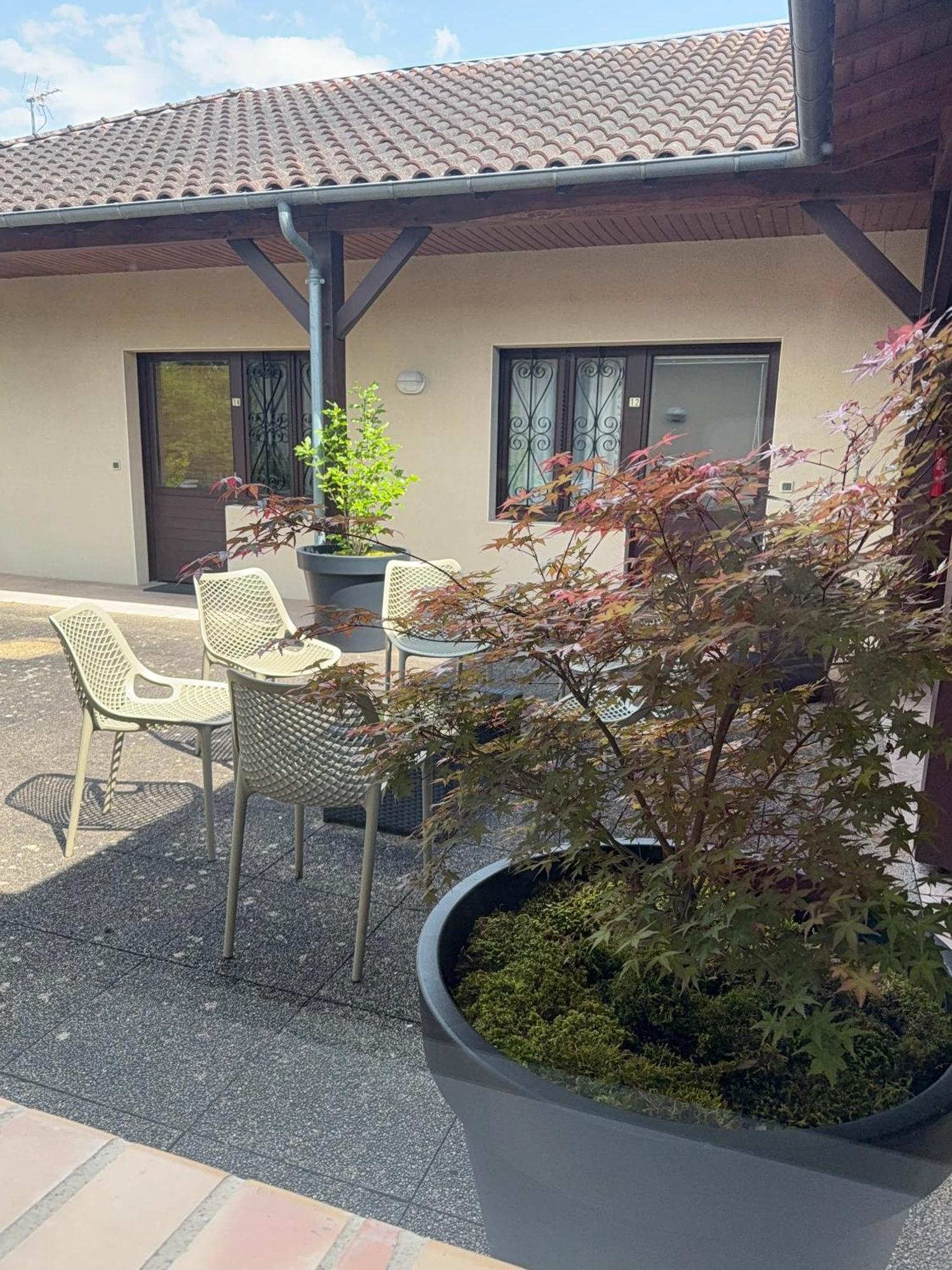 Saint-Céré Le Victor Hugo - Hotel Et Restaurant - Logis Hotels מראה חיצוני תמונה
