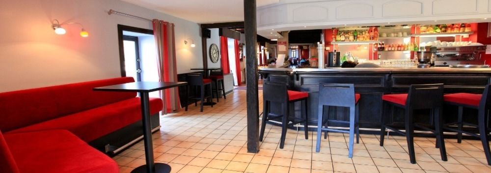 Saint-Céré Le Victor Hugo - Hotel Et Restaurant - Logis Hotels מראה חיצוני תמונה